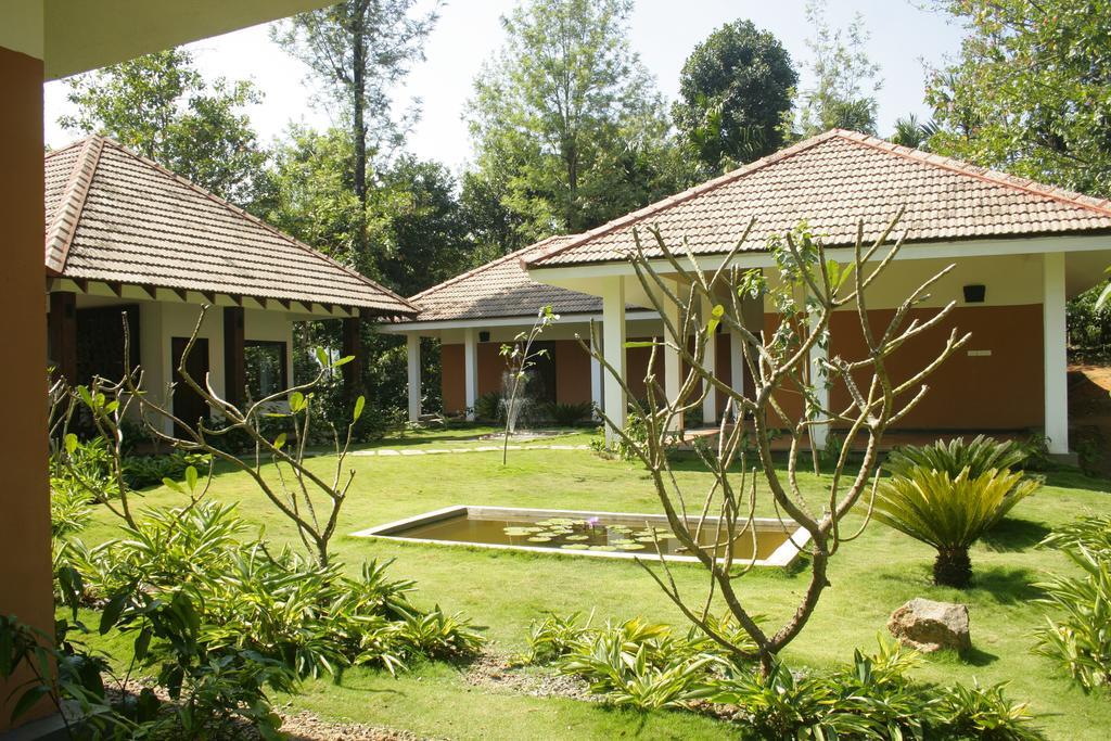 The Windflower Resort & Spa, Vythiri Wayanad Bagian luar foto